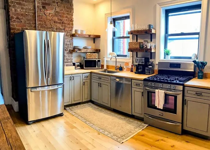 Hostwise - The Ohioan - Beautiful Brick Apt, Minutes To Downtown! Appartement